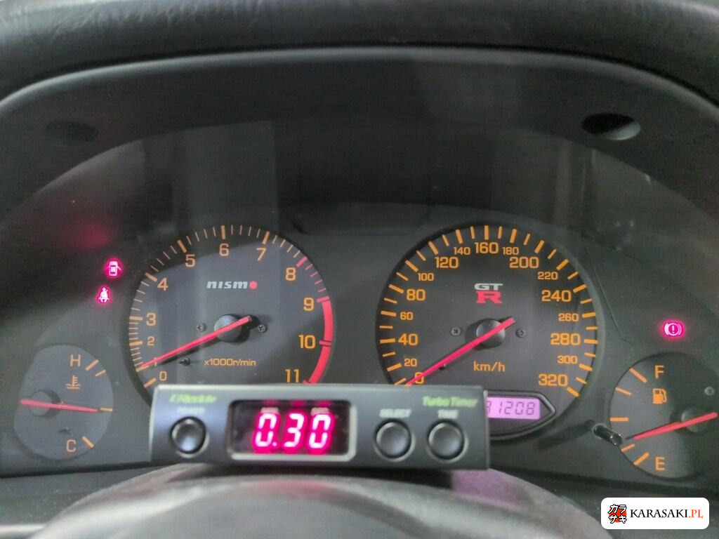 Nissan Skyline 2000 z aukcji japońskiej