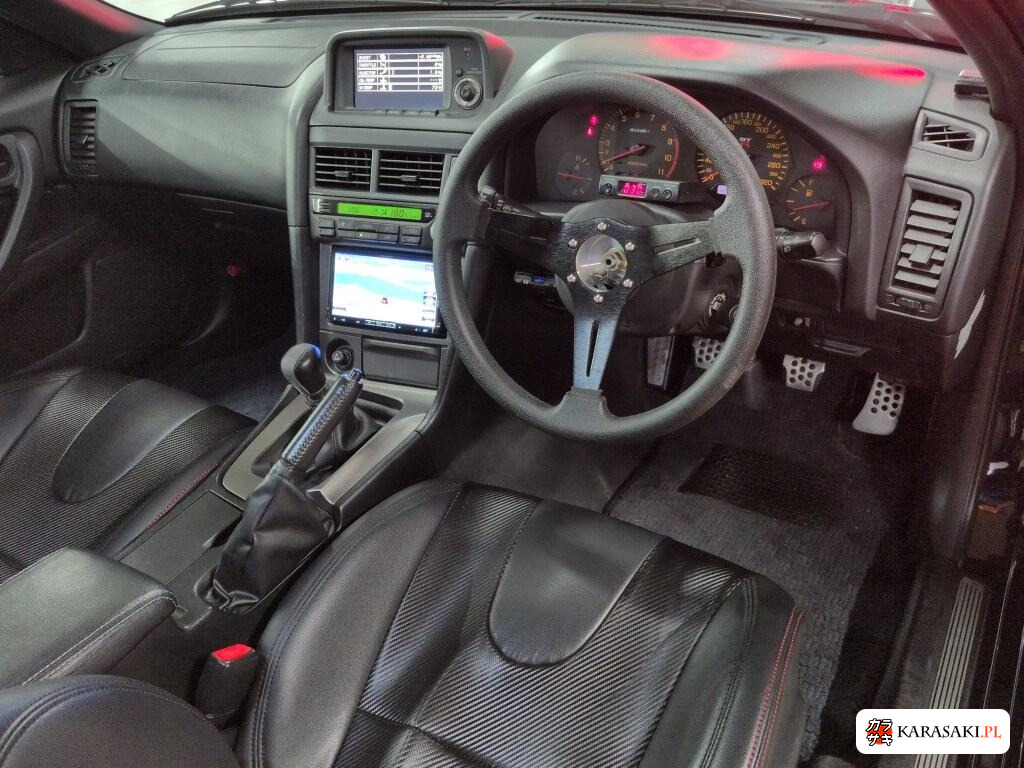 Nissan Skyline 2000 z aukcji japońskiej
