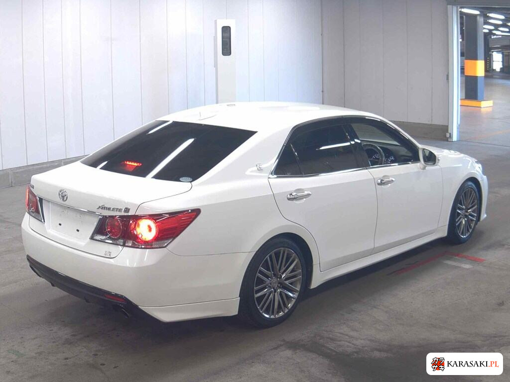 Toyota Crown 2017 z aukcji japońskiej