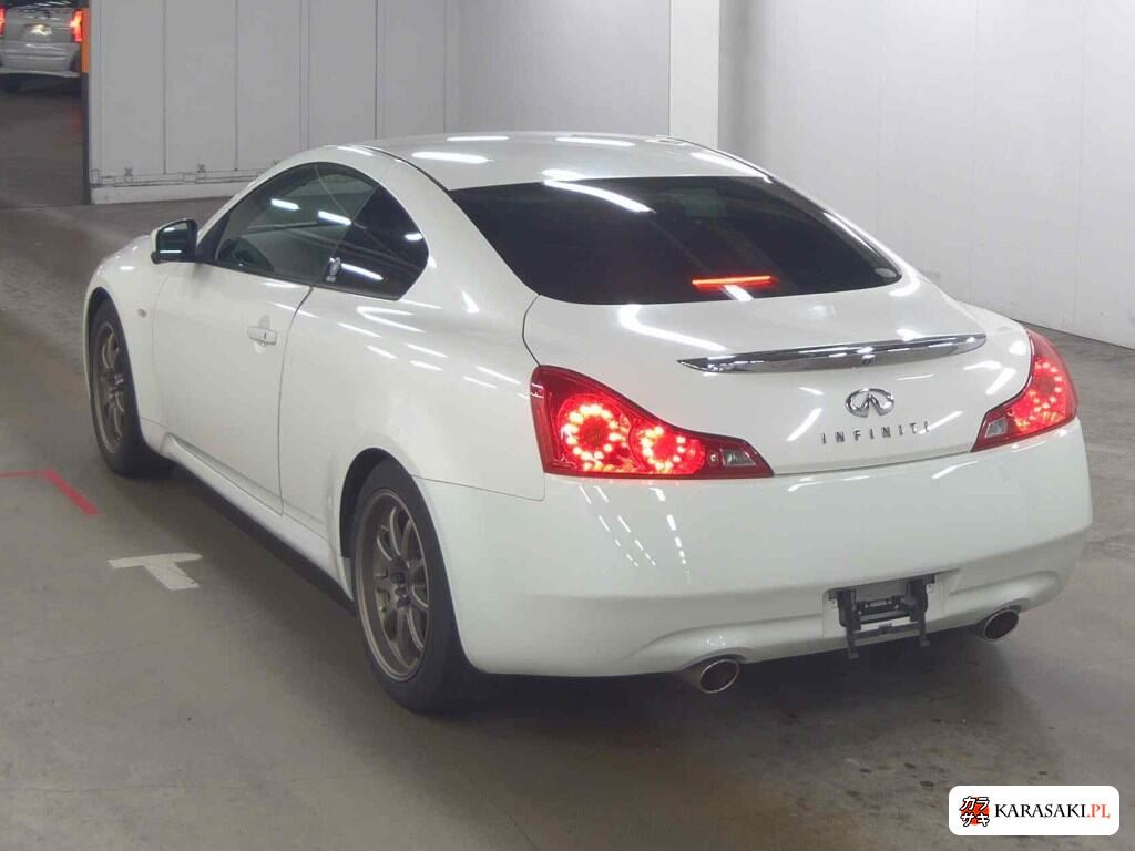 Nissan Skyline 2008 z aukcji japońskiej