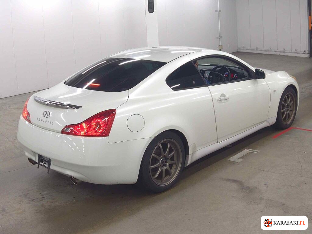 Nissan Skyline 2008 z aukcji japońskiej