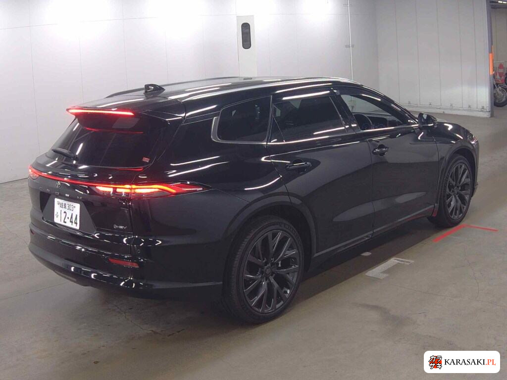 Toyota Crown Estate 2025 z aukcji japońskiej
