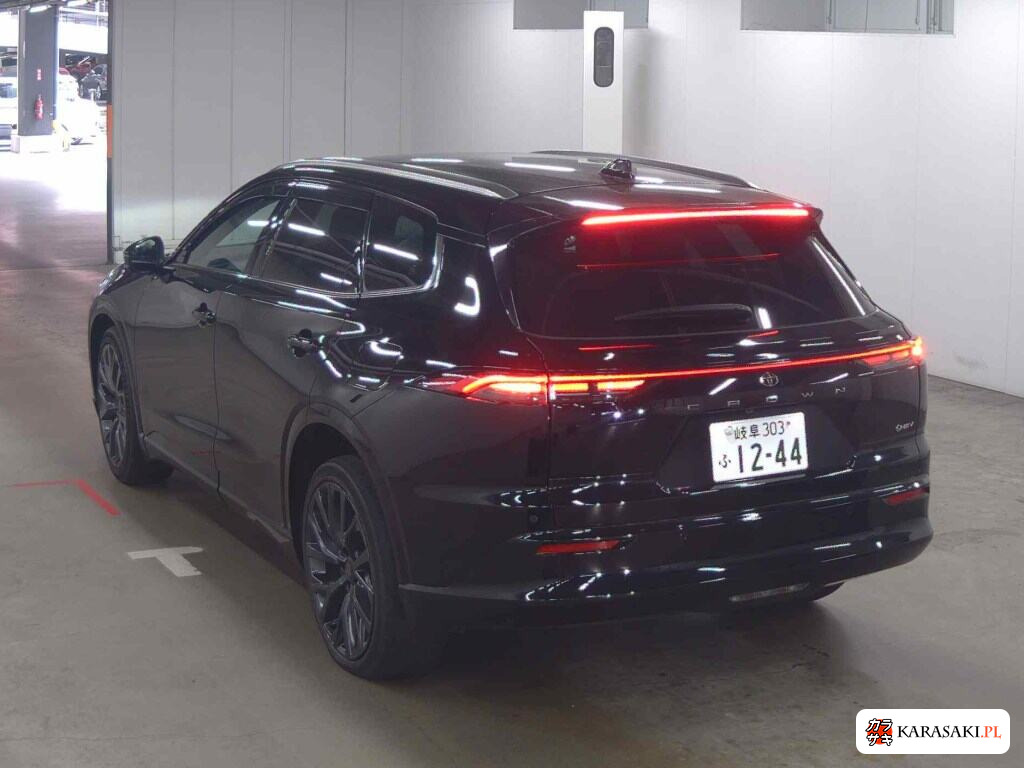 Toyota Crown Estate 2025 z aukcji japońskiej
