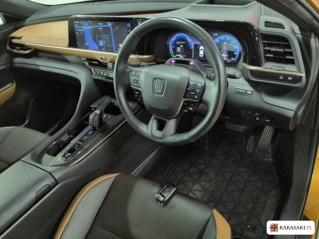 Toyota Crown Crossover 2023 з японського аукціону