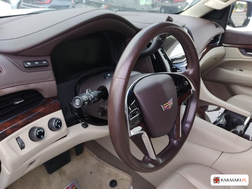 Cadillac Escalade 2015 z aukcji japońskiej