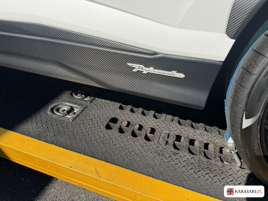 Lamborghini Urus 2025 z aukcji japońskiej
