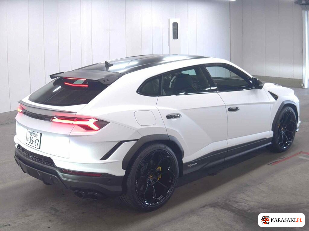 Lamborghini Urus 2025 z aukcji japońskiej