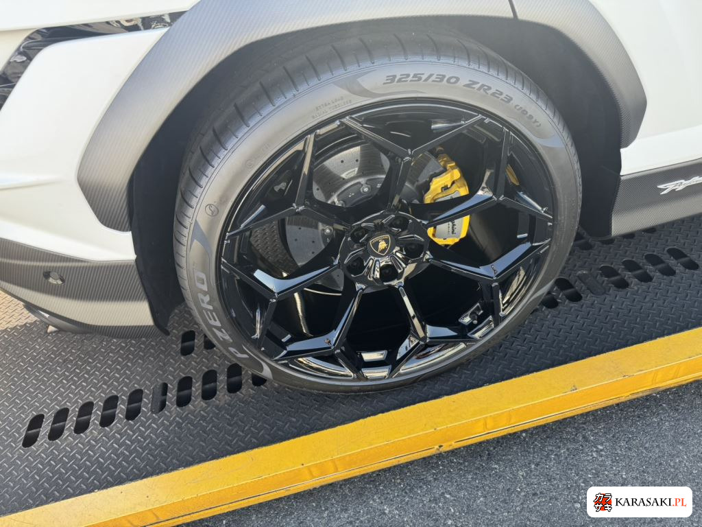 Lamborghini Urus 2025 z aukcji japońskiej