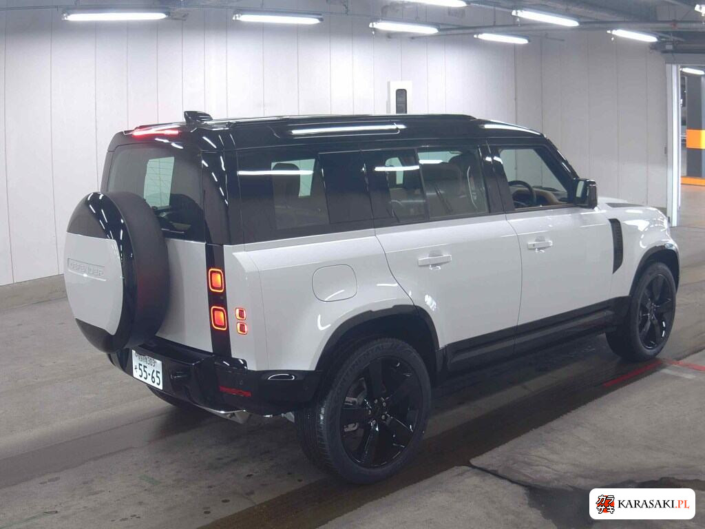 Land Rover Defender 2026 z aukcji japońskiej