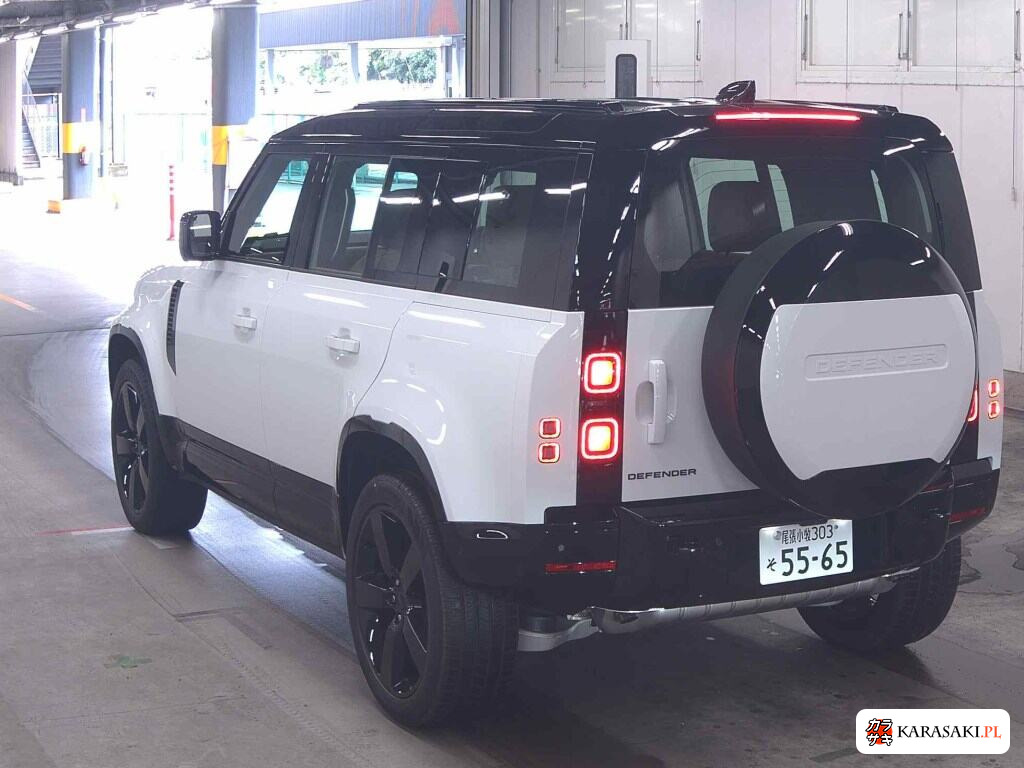 Land Rover Defender 2026 z aukcji japońskiej