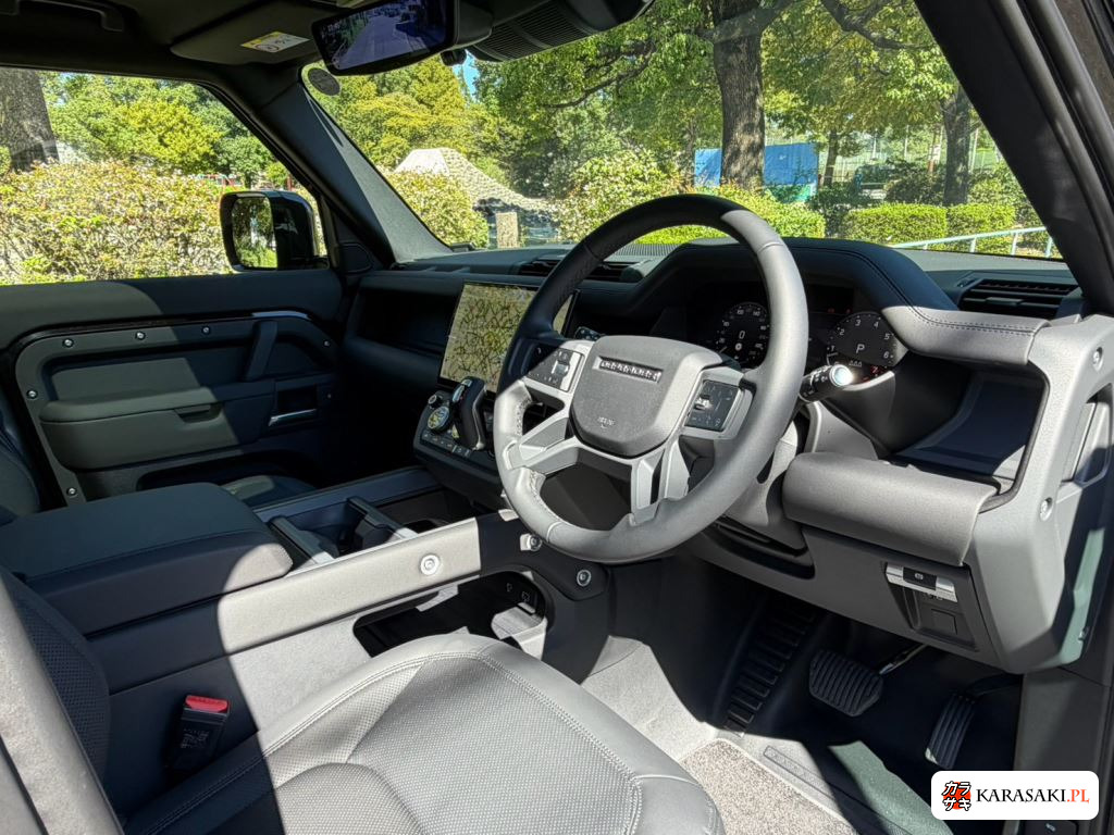 Land Rover Defender 2026 z aukcji japońskiej