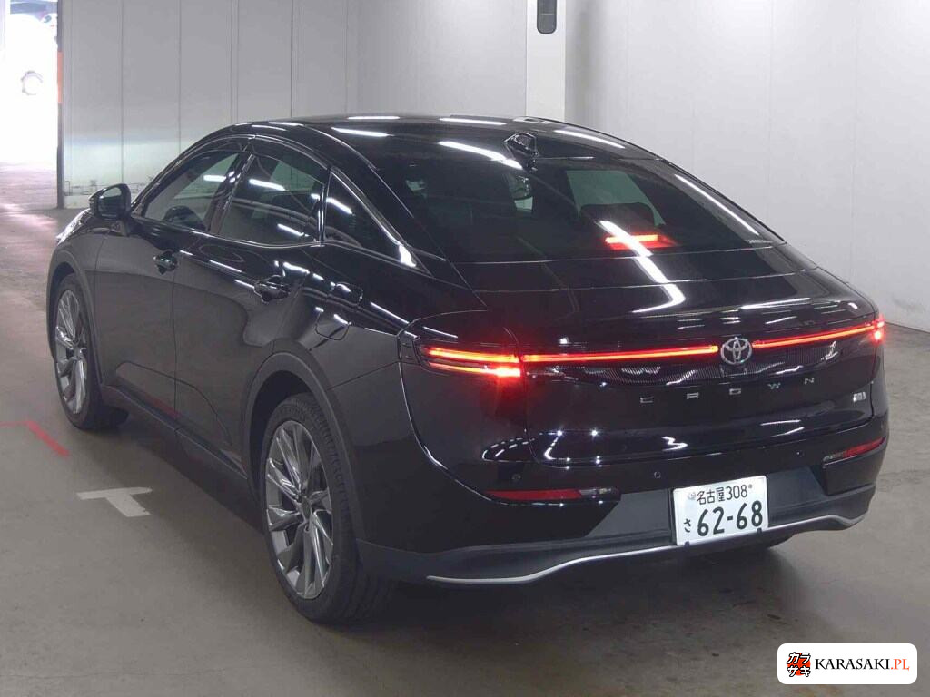 Toyota Crown Crossover 2023 z aukcji japońskiej
