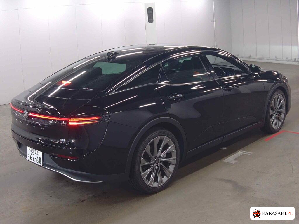 Toyota Crown Crossover 2023 z aukcji japońskiej