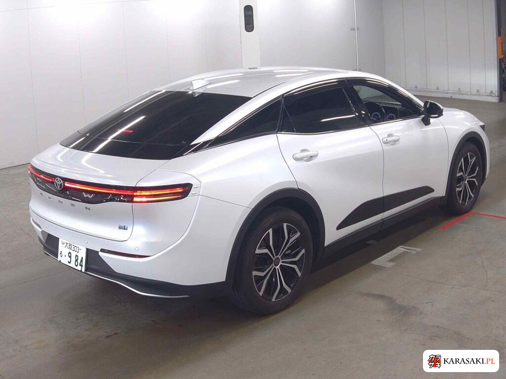 Toyota Crown Crossover 2023 z aukcji japońskiej