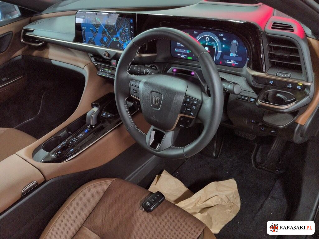 Toyota Crown Estate 2025 z aukcji japońskiej