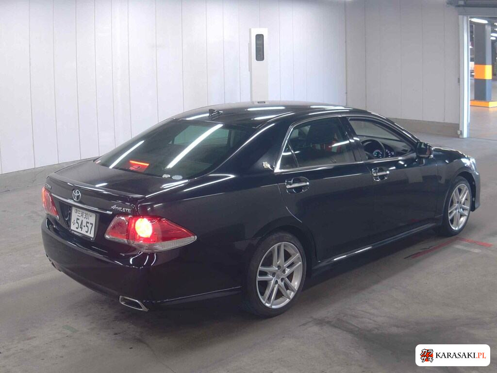 Toyota Crown 2010 z aukcji japońskiej
