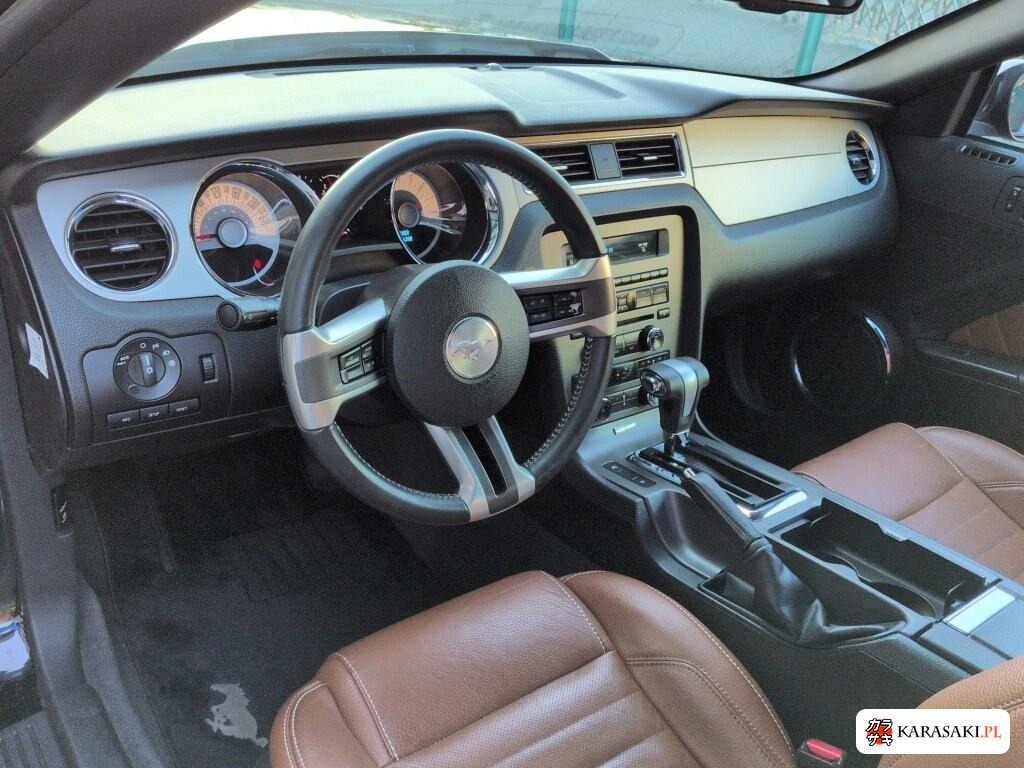 Ford Mustang 2010 z aukcji japońskiej