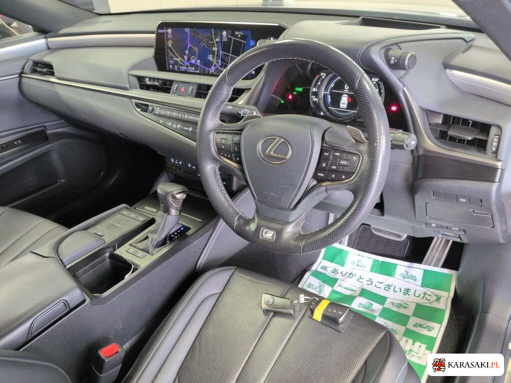 Lexus Es 2019 z aukcji japońskiej