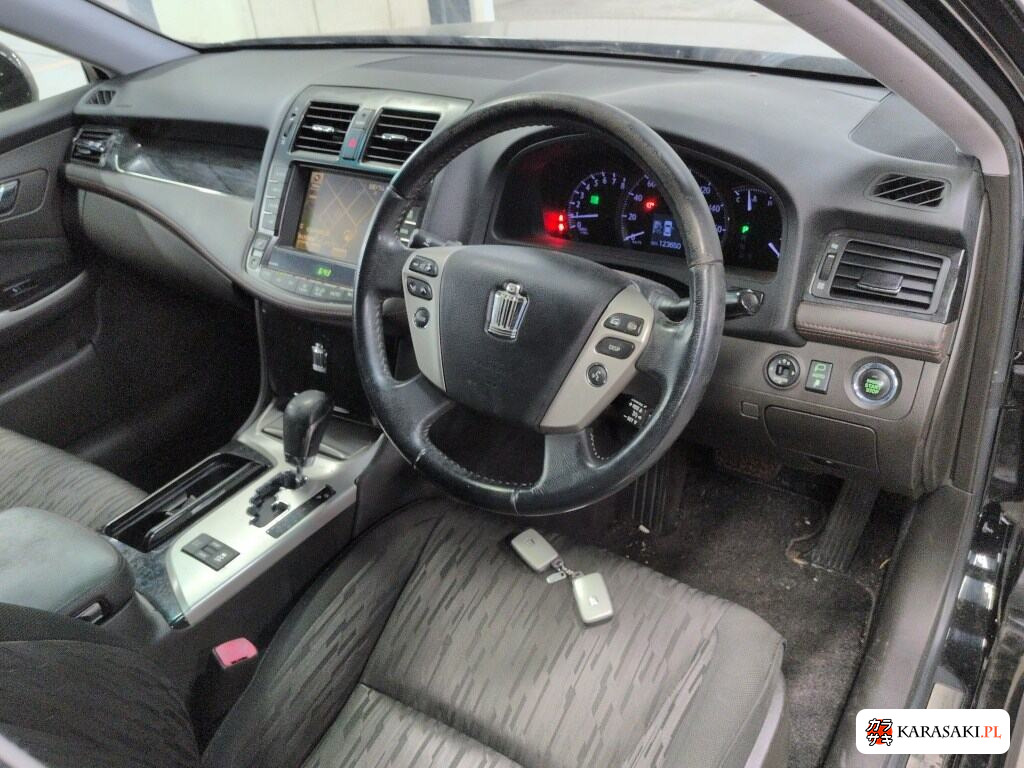 Toyota Crown 2010 z aukcji japońskiej