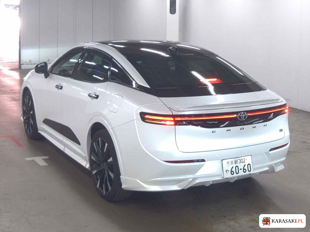 Toyota Crown Crossover 2023 z aukcji japońskiej