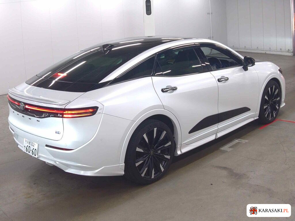 Toyota Crown Crossover 2023 z aukcji japońskiej