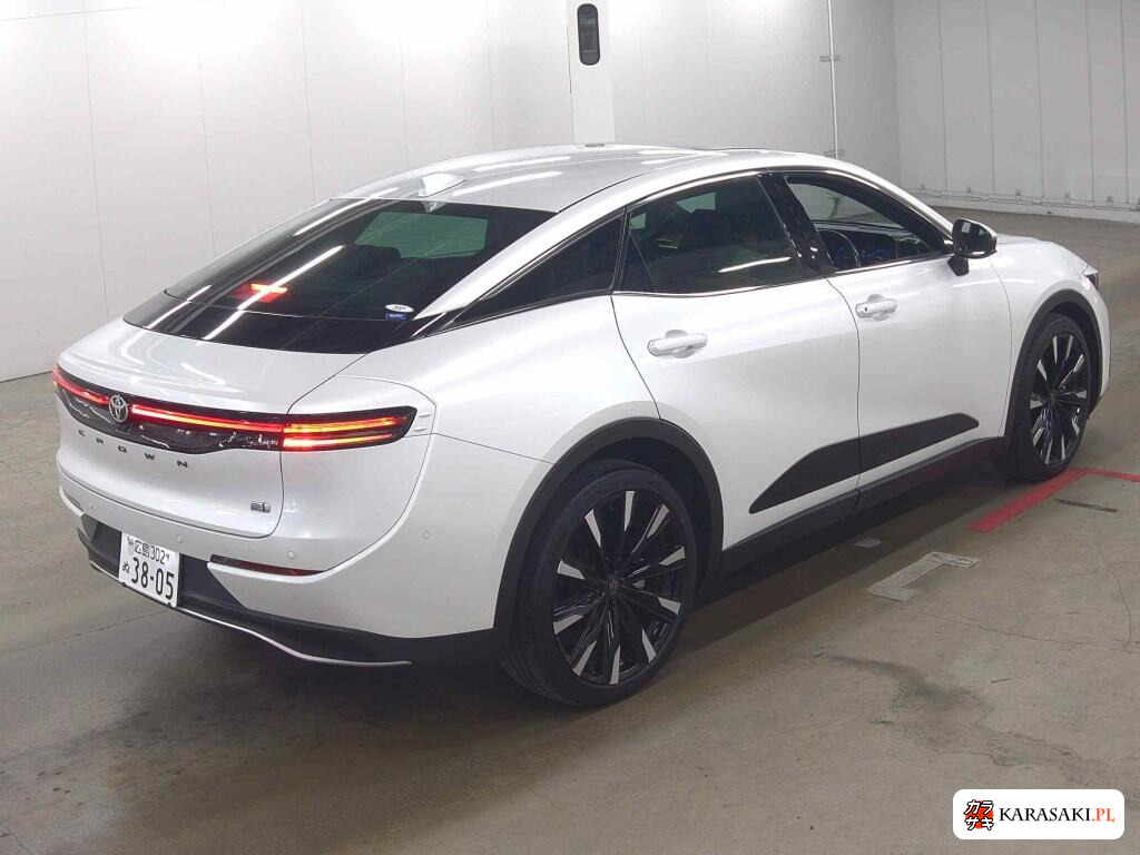 Toyota Crown Crossover 2023 z aukcji japońskiej
