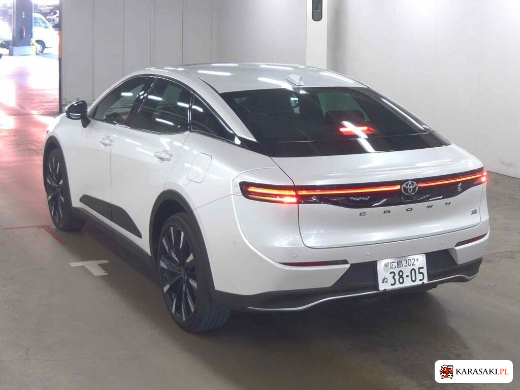 Toyota Crown Crossover 2023 z aukcji japońskiej