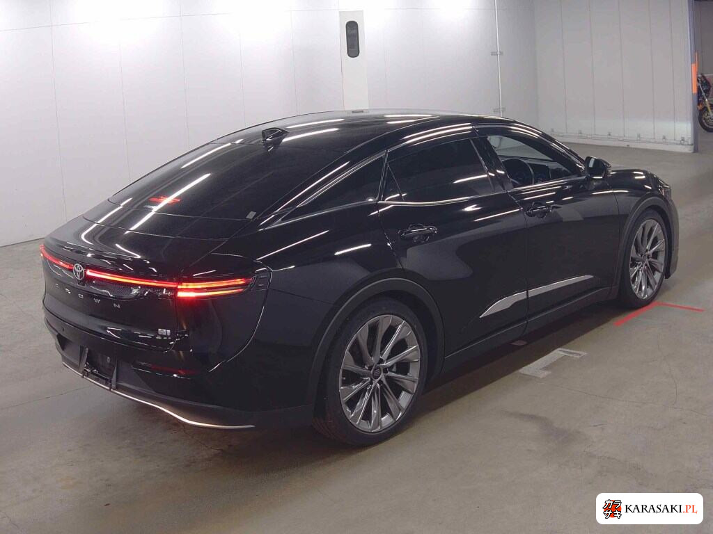 Toyota Crown Crossover 2023 z aukcji japońskiej