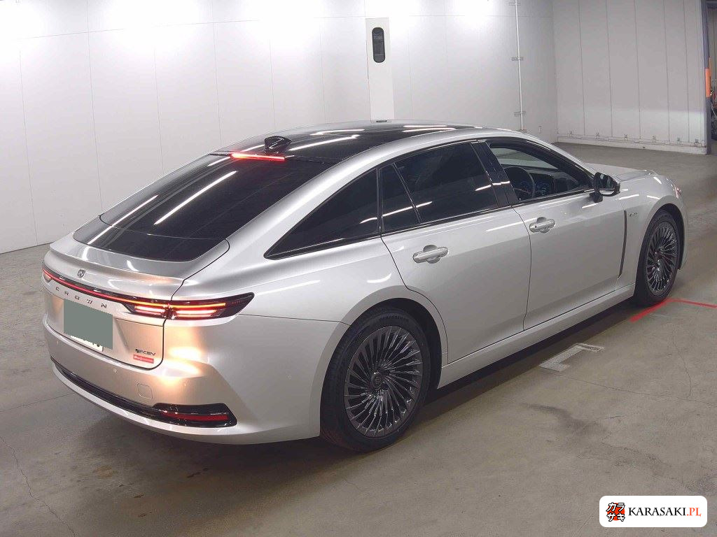 Toyota Crown 2023 z aukcji japońskiej