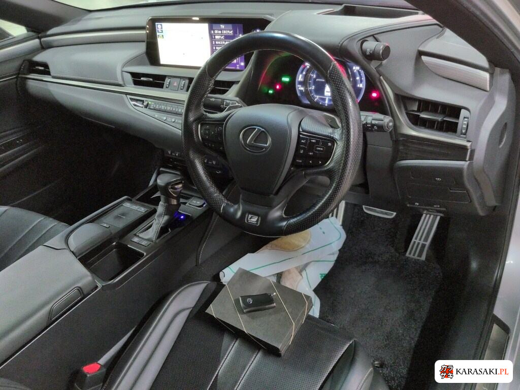 Lexus Es 2019 z aukcji japońskiej