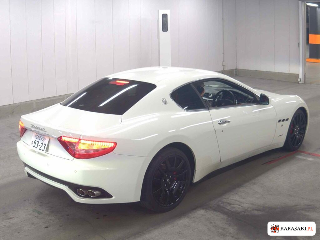 Maserati Granturismo 2012 z aukcji japońskiej
