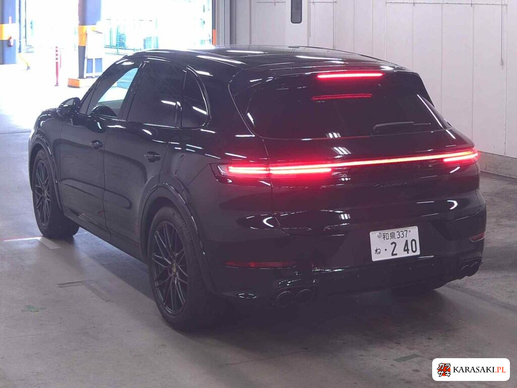 Porsche Cayenne 2024 z aukcji japońskiej