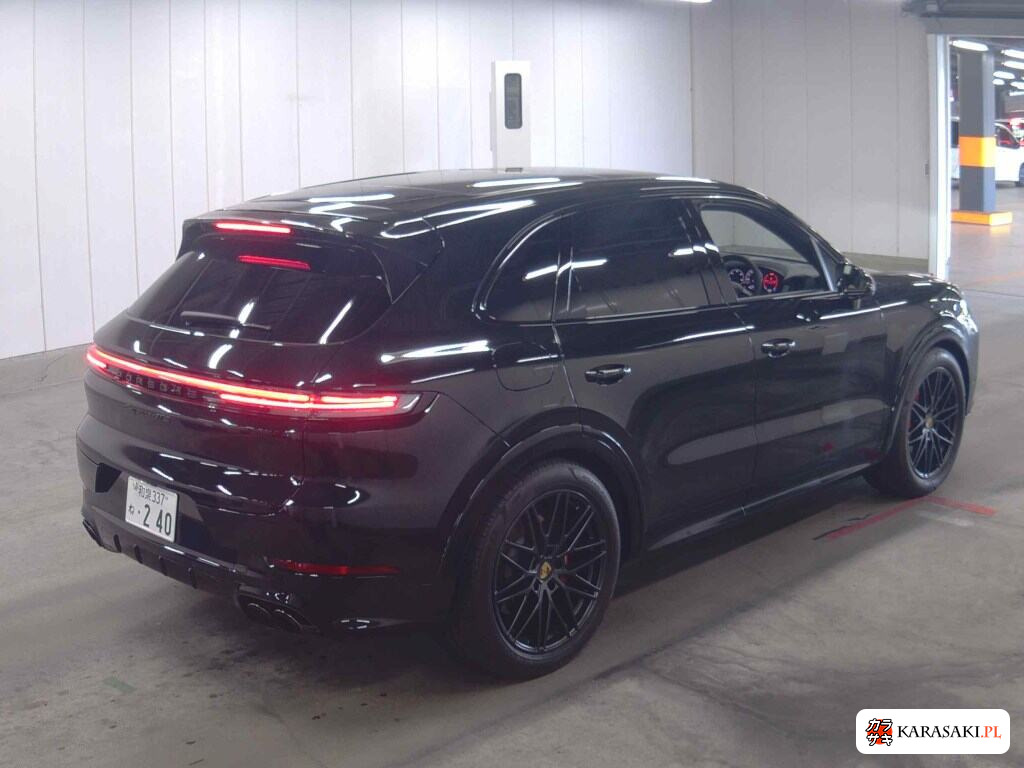 Porsche Cayenne 2024 z aukcji japońskiej