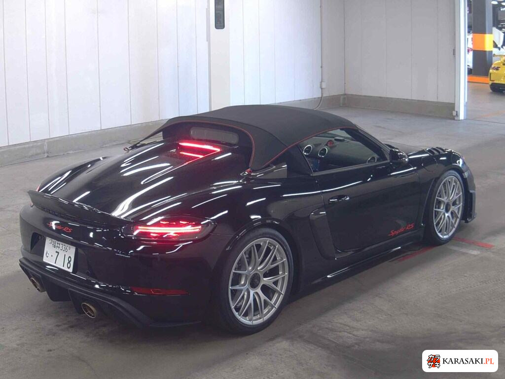 Porsche 718 Spyder 2024 z aukcji japońskiej