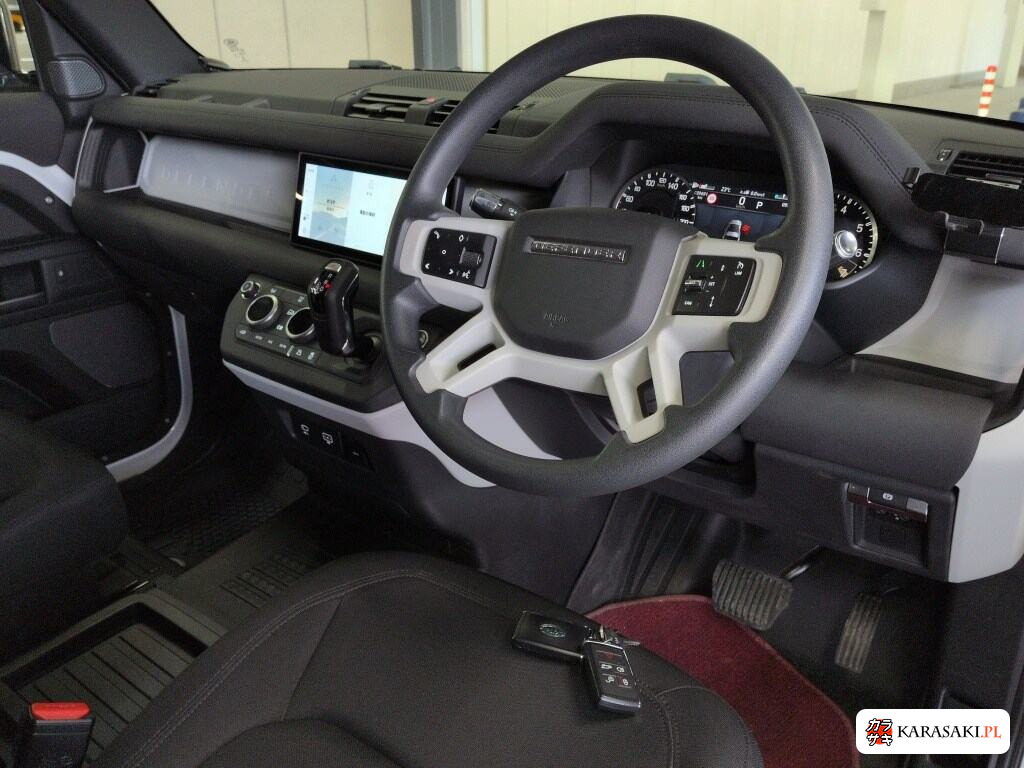 Land Rover Defender 2021 z aukcji japońskiej