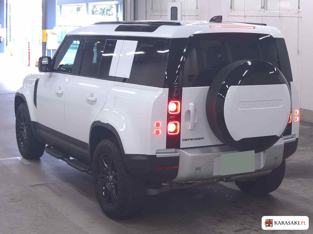 Land Rover Defender 2025 z aukcji japońskiej