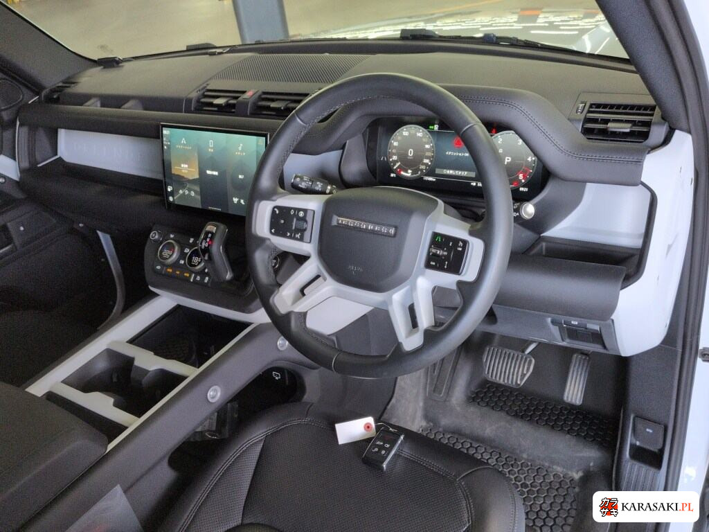 Land Rover Defender 2025 z aukcji japońskiej