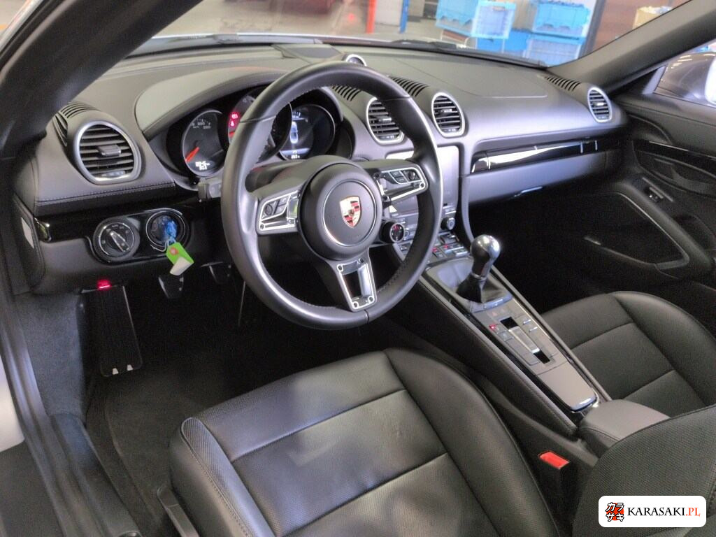 Porsche 718 Boxster 2023 z aukcji japońskiej