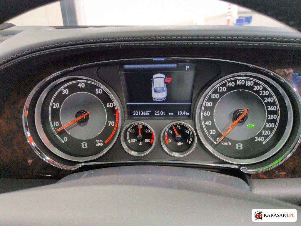 Bentley Flying Spur 2013 z aukcji japońskiej