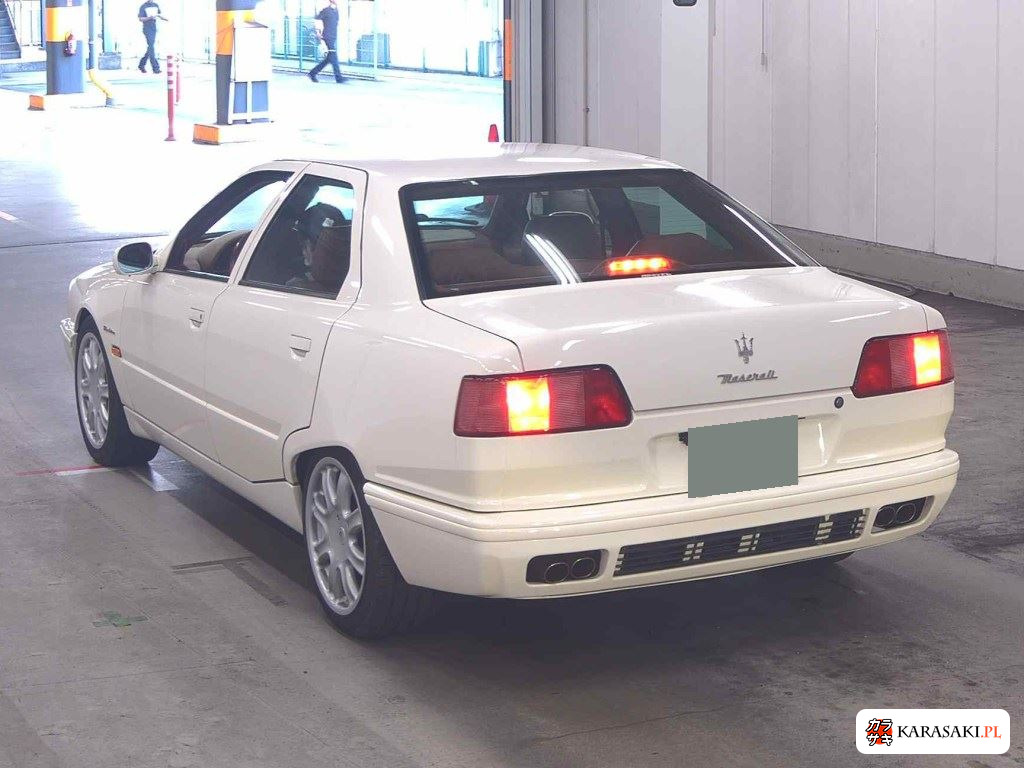 Maserati Quattroporte 2000 z aukcji japońskiej