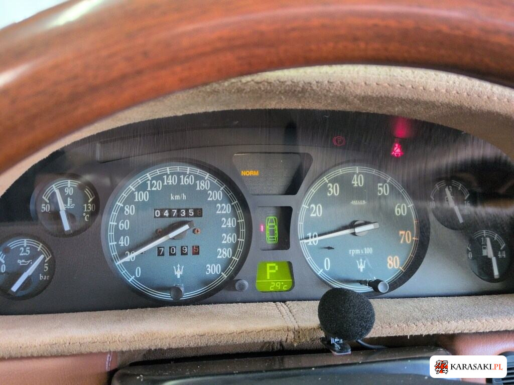 Maserati Quattroporte 2000 z aukcji japońskiej