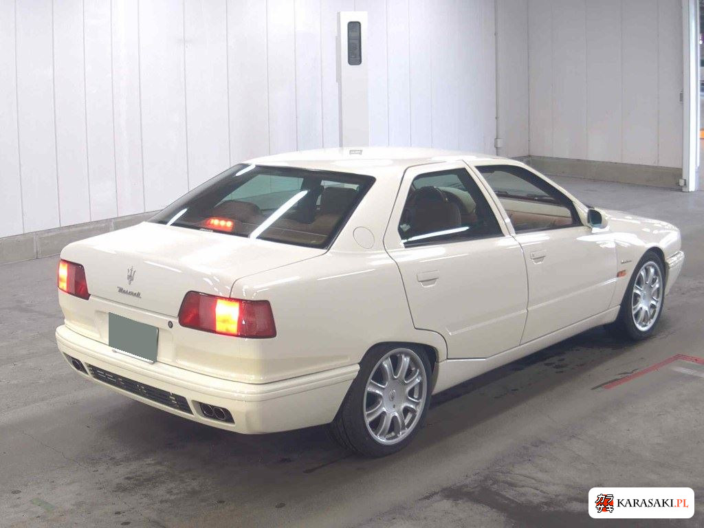 Maserati Quattroporte 2000 z aukcji japońskiej