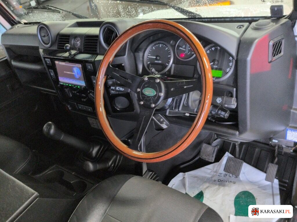Land Rover Defender 2014 z aukcji japońskiej