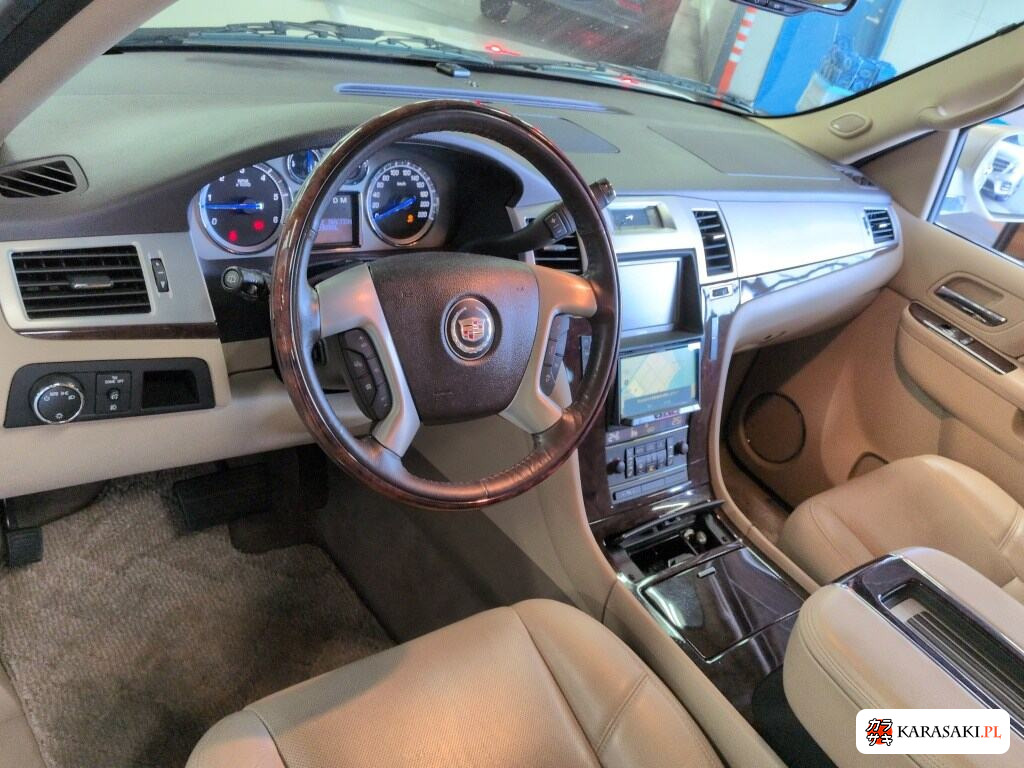 Cadillac Escalade 2012 z aukcji japońskiej