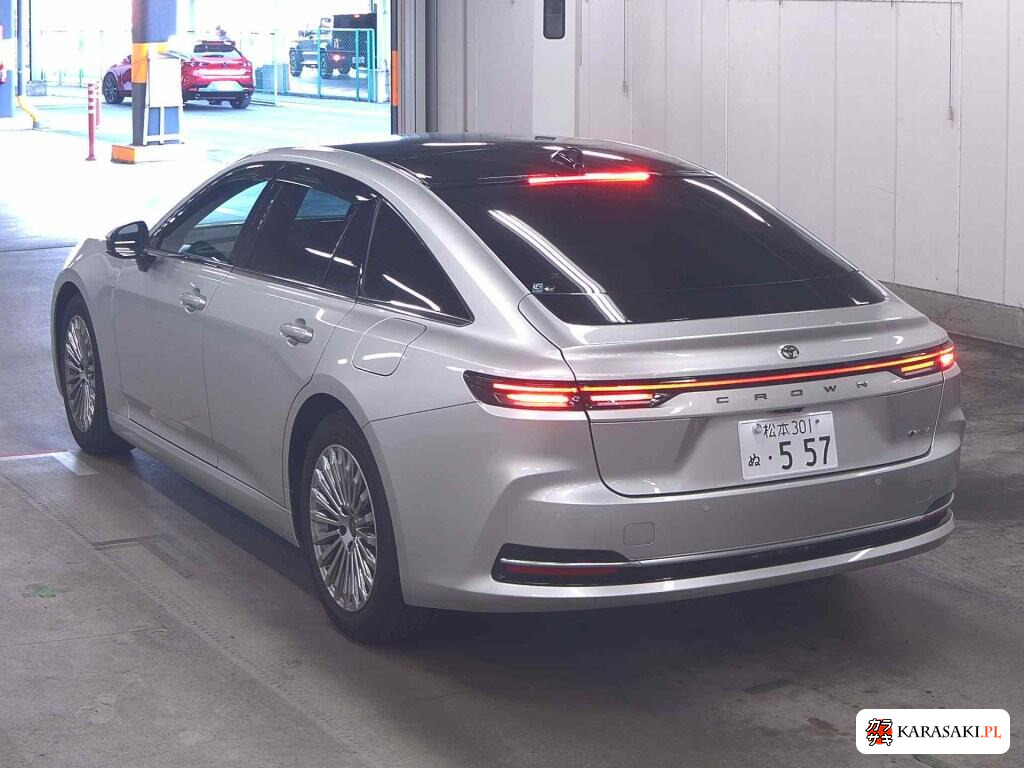 Toyota Crown 2024 z aukcji japońskiej