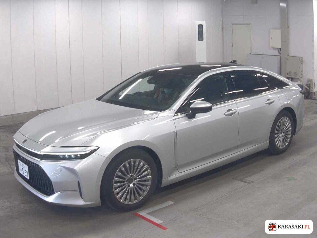 Toyota Crown 2024 z aukcji japońskiej