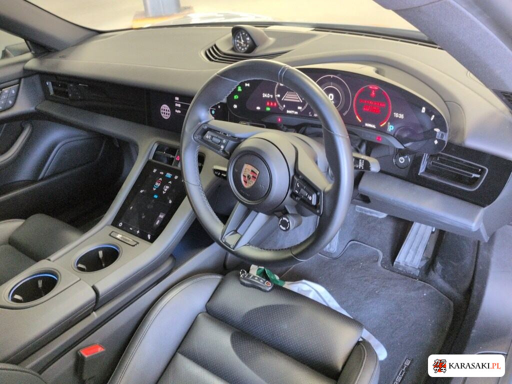 Porsche Taycan 2024 z aukcji japońskiej
