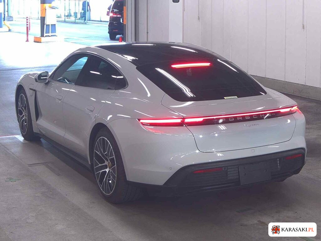 Porsche Taycan 2024 z aukcji japońskiej