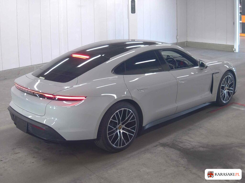 Porsche Taycan 2024 z aukcji japońskiej
