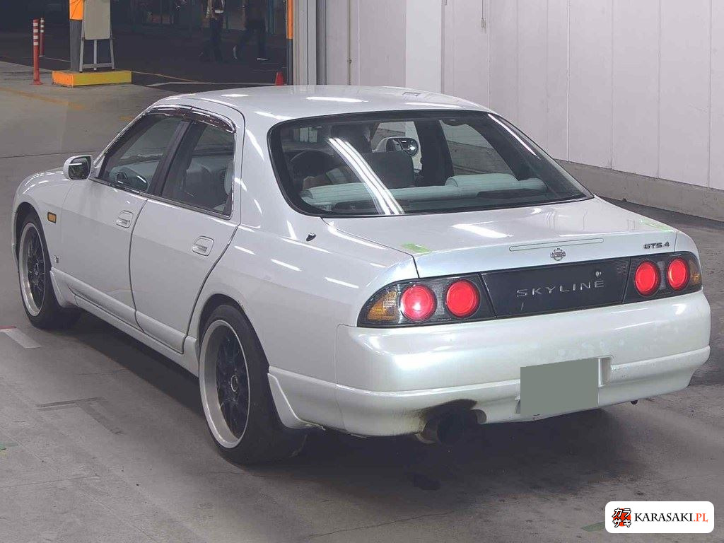 Nissan Skyline 1996 z aukcji japońskiej